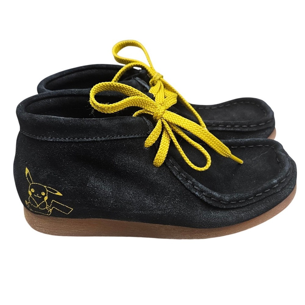 Clarks Wallabee Pokemon Pikachu Boots Kids 13 Black Suede Yellow Lace Moccasin